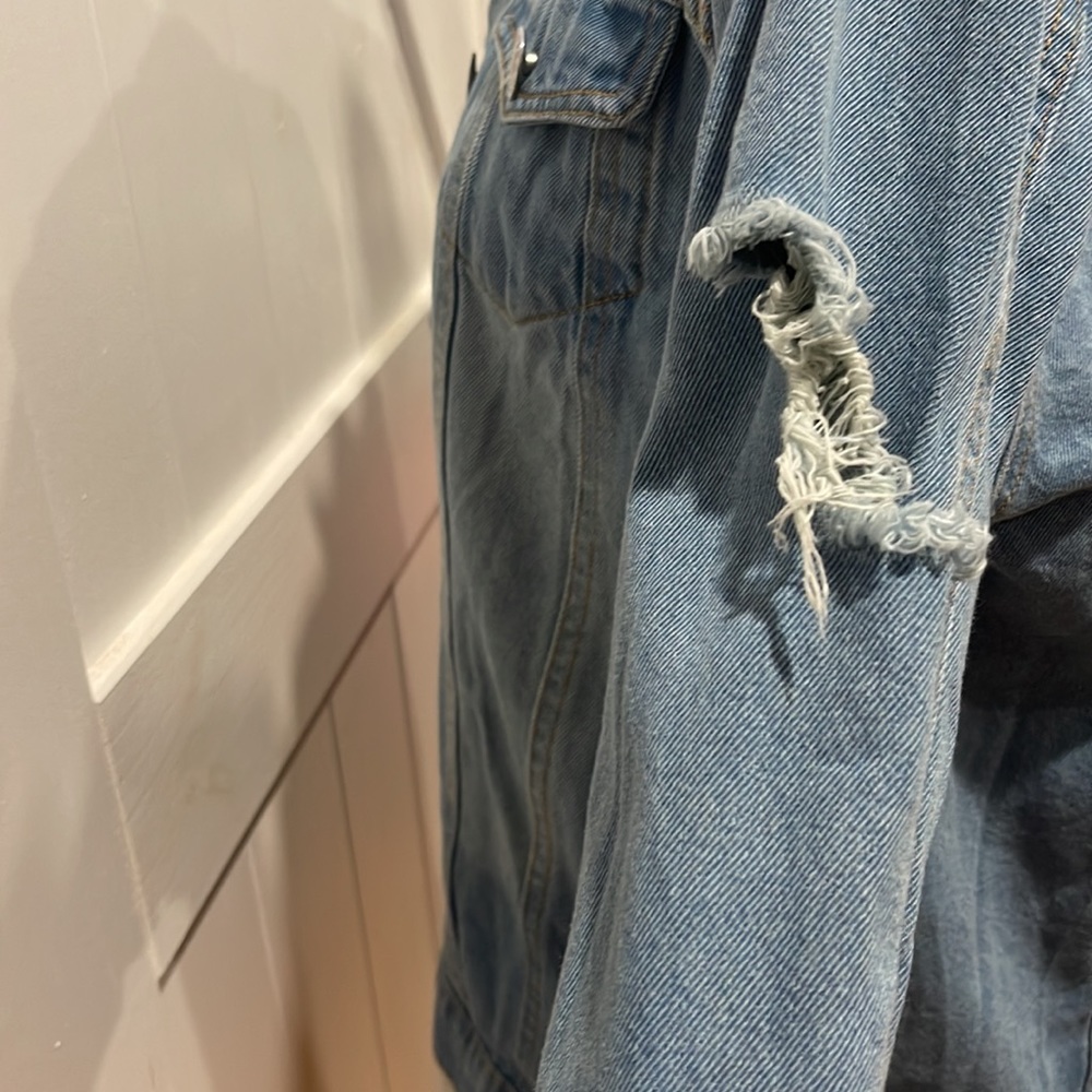 Distressed jean jacket - Picture 3 of 3